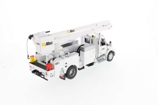 Peterbilt 1:32 scale Model 536 with AA55 Altec Crane. White Truck, White Body 71105 - Image 4