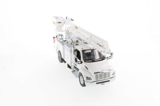 Peterbilt 1:32 scale Model 536 with AA55 Altec Crane. White Truck, White Body 71105 - Image 2
