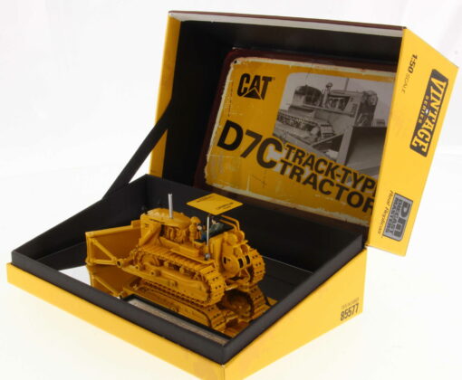 Cat Diecast D7C Track-Type Tractor Vintage Series 85577 - Image 12
