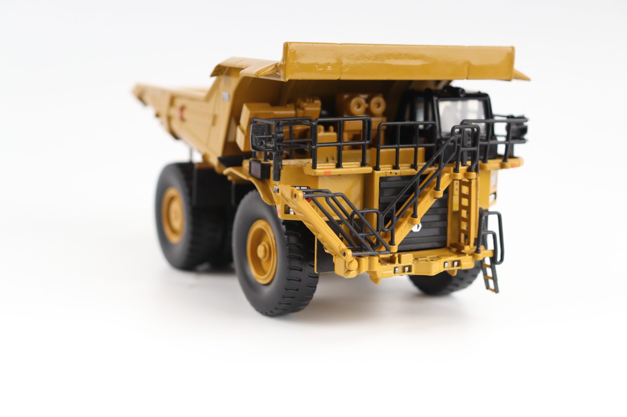 Cat 785 Mining Truck scale model replica Diecast Masters 85751 - Image 4