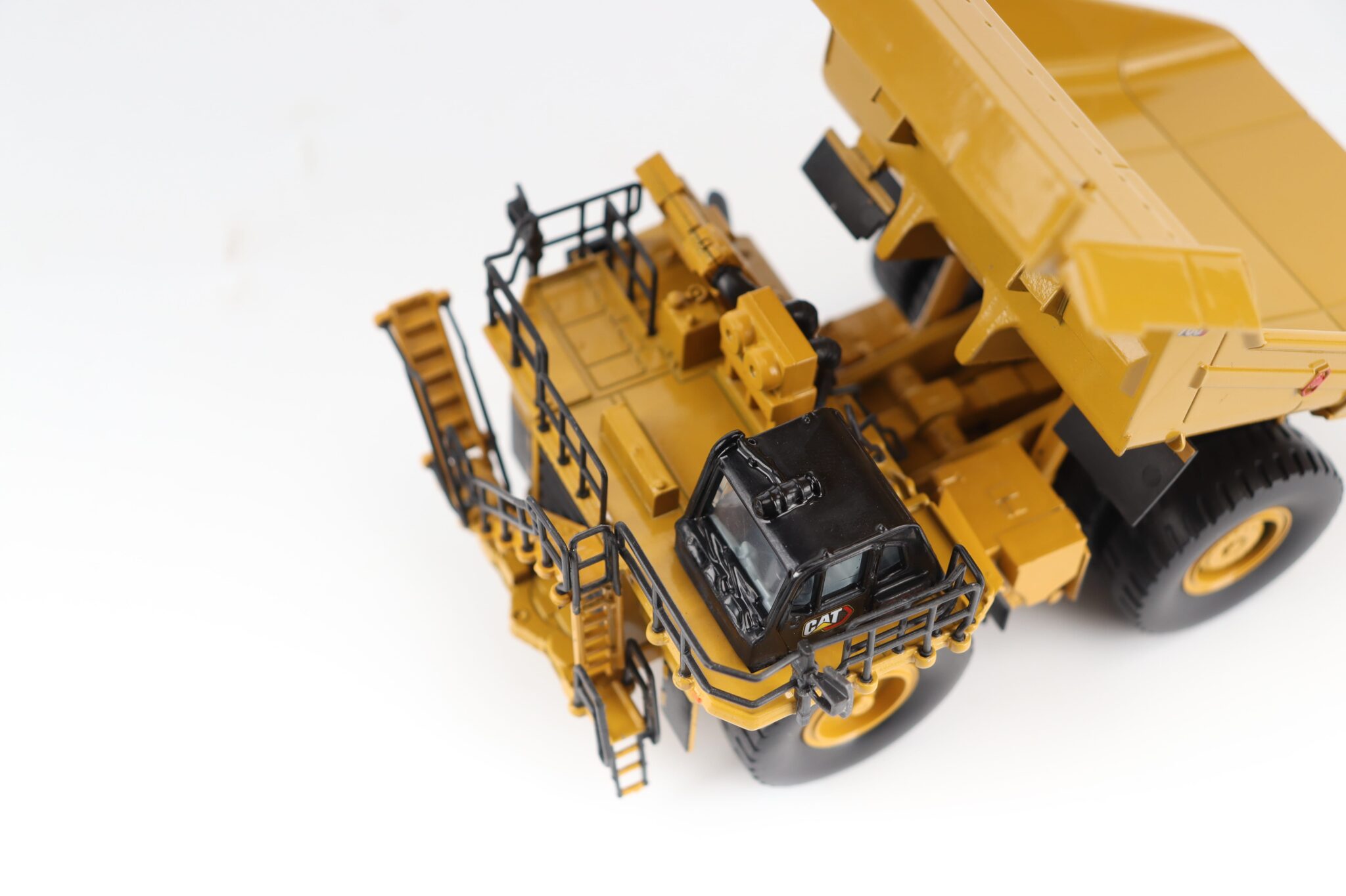 Cat 785 Mining Truck scale model replica Diecast Masters 85751 - Image 11