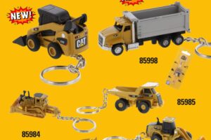 FULL SET (6) CAT MICRO KEYCHAINS