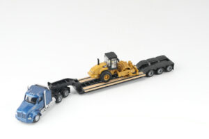 Cat 1:87 Construction Diecast Cat Kenworth T880 with Lowboy Trailer and Cat CP56 Padfoot Roller 84424