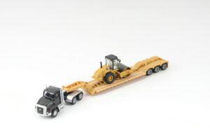 Cat 1:87 Construction Diecast Cat CT660 with lowboy trailer & Cat CS56 SMOOTH COMPACTOR 84425