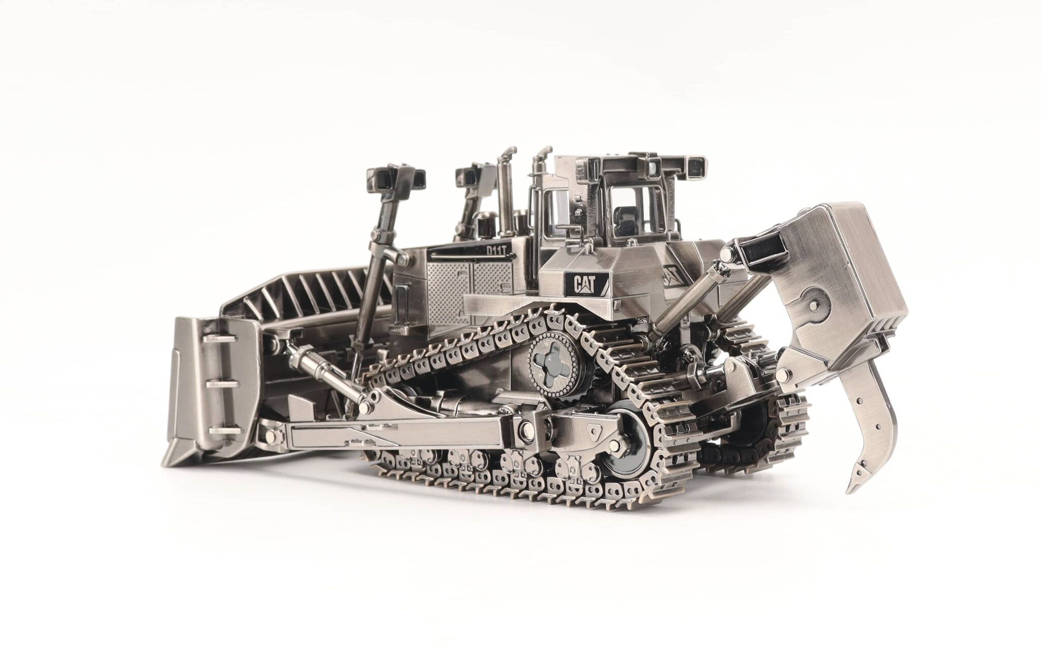Cat Diecast D11T Track-Type Tractor 85754 Commemorative Edition Antique Silver Finish