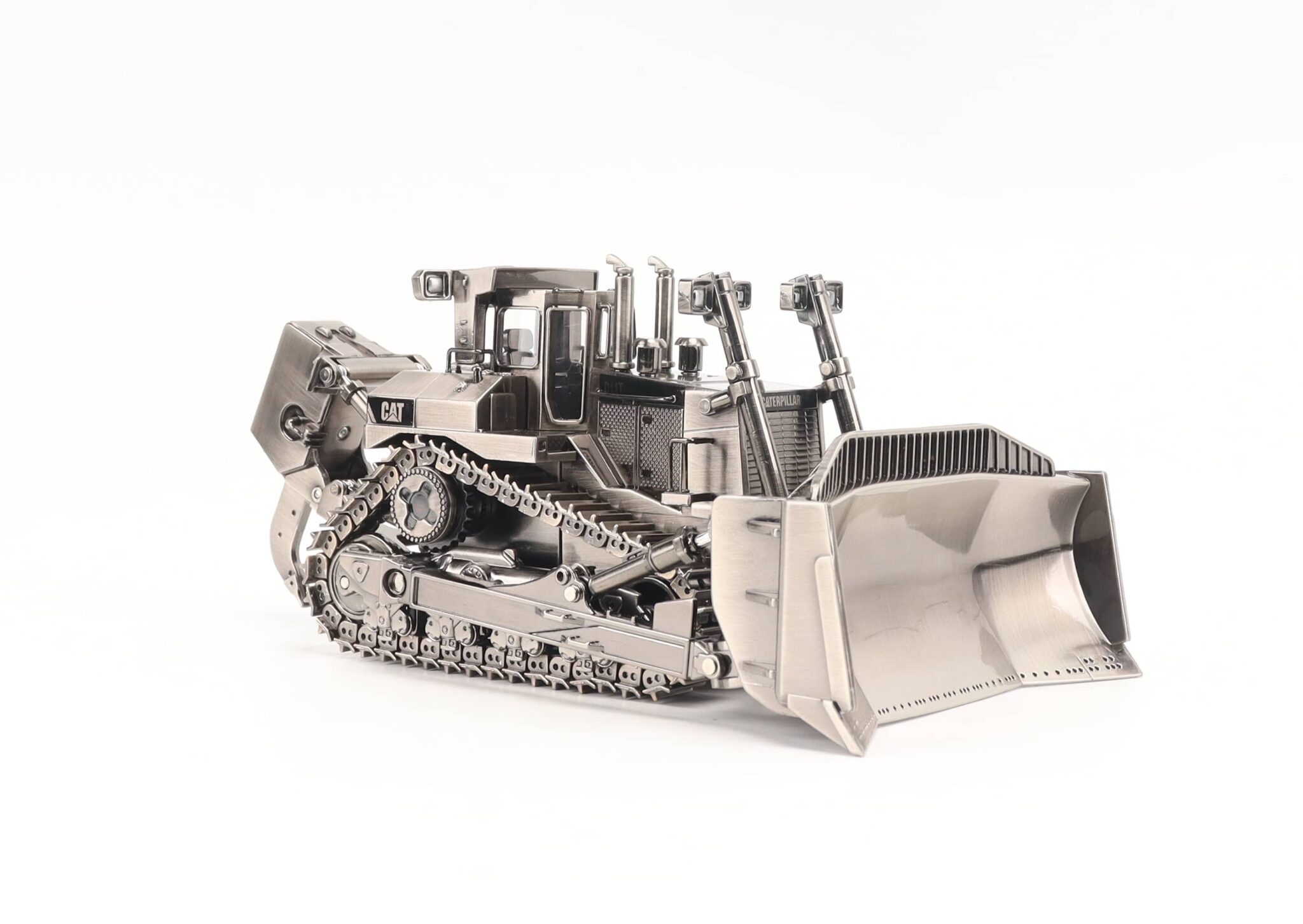 Cat Diecast D11T Track-Type Tractor 85754 Commemorative Edition Antique Silver Finish - Image 4