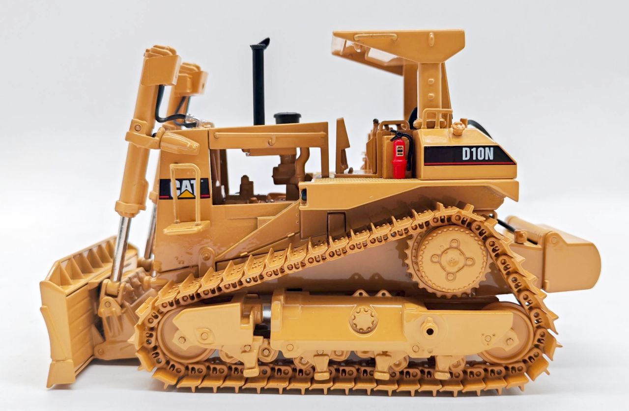 Cat 1:48 D10N Dozer with C-Blade and and Rear Push Block by CCM - CCMD10NCB - Image 2