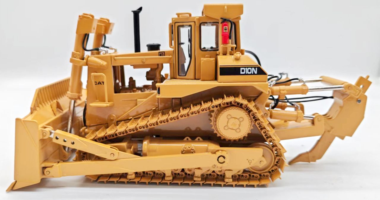 Cat 1:48 D10N Dozer with SU-Blade and Single-Shank Ripper by CCM - CCMD10NSUB - Image 2