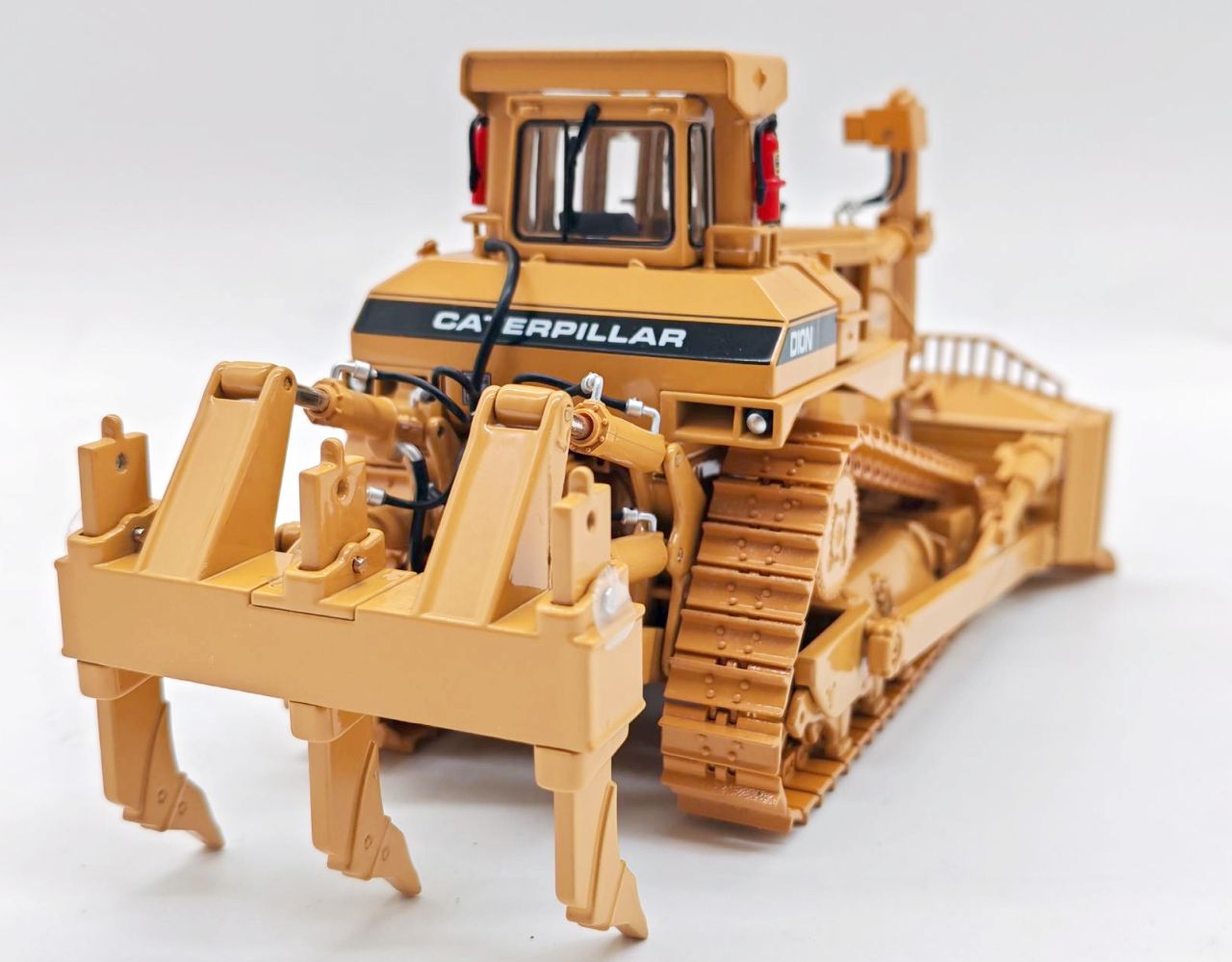 Cat 1:48 D10N Dozer with U-Blade and Multi-Shank Ripper by CCM - CCMD10NUB - Image 3