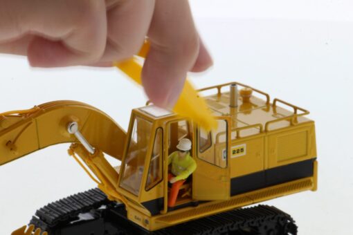 Cat Diecast 225 & 323 Hydraulic Excavator Evolution Series 85715 - Image 2